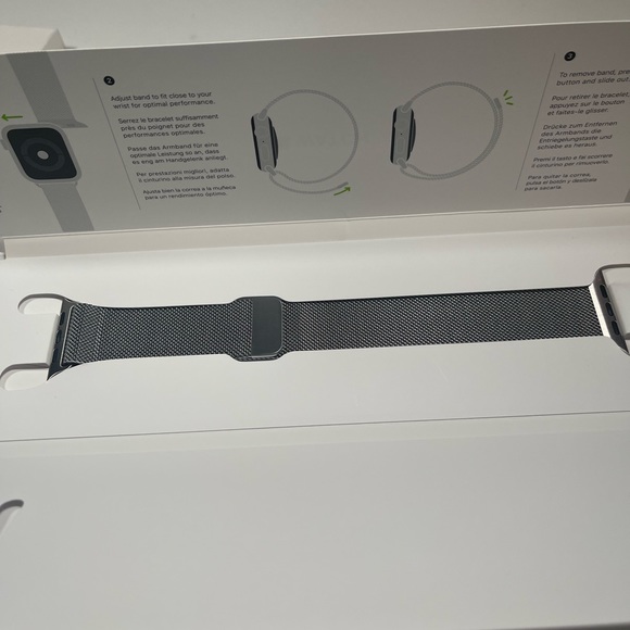 **SOLD** Apple | Watch Strap 44mm S/S Milanese - Picture 3 of 7
